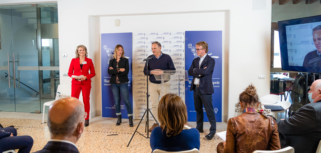 Il convegno ha visto la partecipazione di Alberto Zanatta, Giovanni Zoppas e Arianna Colombari, rispettivamente Presidente, CEO e Group Communication & Sustainability Director di Tecnica Group.